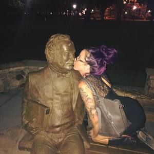 Meet your Posher, Leanne